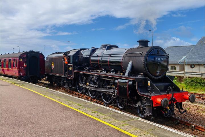 schottland-jacobite-steam-train.jpg
